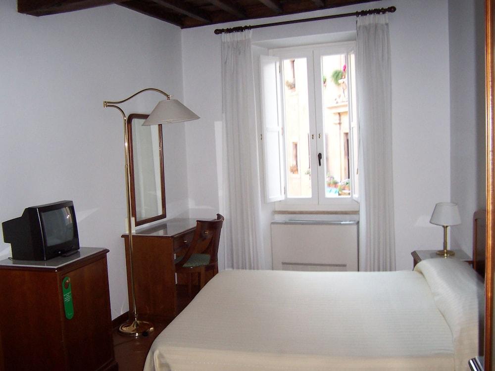 Teatro Di Pompeo Hotell 3*
